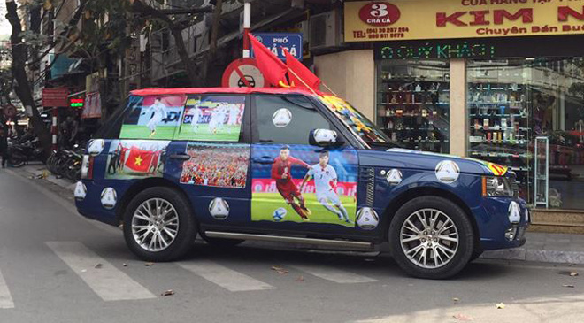 Người Việt đua nhau trang trí ôtô cổ vũ đội bóng U23